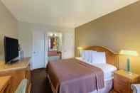 Bedroom Travelodge by Wyndham Santa Rosa Wine Country
