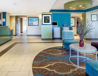 Lobi 2 La Quinta Inn & Suites by Wyndham Oakland Airport Coliseum