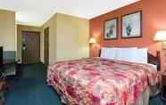 Bedroom 3 Days Inn by Wyndham Springfield