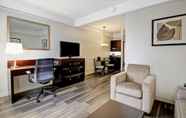 Common Space 2 Holiday Inn & Suites Windsor Ambassador Bridge, an IHG Hotel