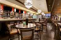 Quầy bar, cafe và phòng lounge Holiday Inn & Suites Windsor Ambassador Bridge, an IHG Hotel