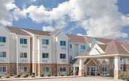 Exterior 2 Microtel Inn & Suites by Wyndham Quincy