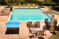 Swimming Pool Evergreen Lodge at Vail