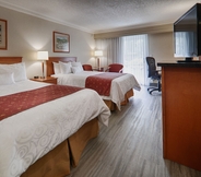 Bedroom 4 Best Western Plus Kelowna Hotel & Suites