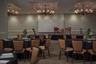 Functional Hall Renaissance Orlando Airport Hotel by Marriott