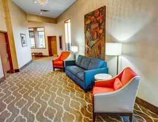 Lobby 2 Comfort Inn Conference Center