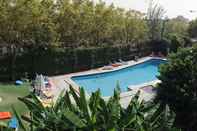 สระว่ายน้ำ Hotel Cidadela