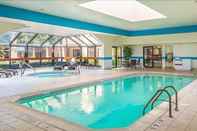 Swimming Pool Courtyard by Marriott Chicago Wood Dale