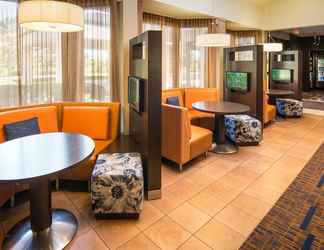 Lobi 2 Courtyard by Marriott Chicago Wood Dale