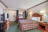 Bedroom Days Inn by Wyndham Petersburg/South Fort Lee