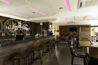 Bar, Cafe and Lounge DoubleTree by Hilton London Victoria