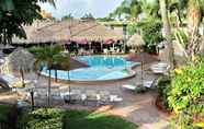 Kolam Renang 3 Gulfcoast Inn Naples