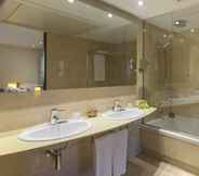 In-room Bathroom 3 Hotel Gran Ultonia