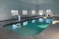 Swimming Pool Days Inn by Wyndham Chambers Near the Petrified Forest East