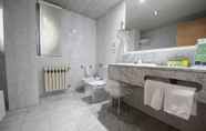 ห้องน้ำภายในห้อง 7 Hotel Silken Ciudad de Vitoria