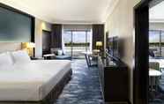 Kamar Tidur 3 Radisson Blu Hotel & Resort, Al Ain