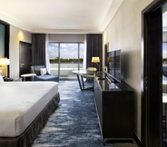 Bedroom 3 Radisson Blu Hotel & Resort, Al Ain