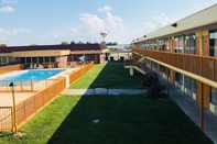 Swimming Pool Days Inn by Wyndham Salem