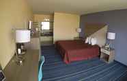 Bedroom 7 Days Inn by Wyndham Salem