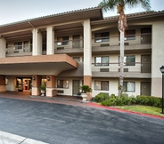 Exterior 5 Best Western Plus Orange County Airport North