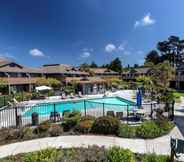 สระว่ายน้ำ 7 Seacliff Inn Aptos, Tapestry Collection by Hilton