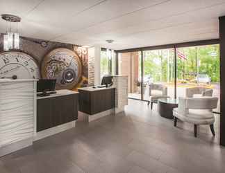 Sảnh chờ 2 La Quinta Inn & Suites by Wyndham Sturbridge