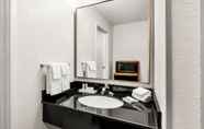 In-room Bathroom 2 Fairfield Inn & Suites by Marriott San Antonio Market Square