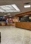 LOBBY Ramada by Wyndham Kearney