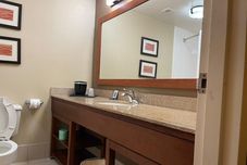 ห้องน้ำภายในห้อง Deluxe Inn