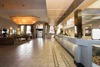 Lobby 4 Shilo Inn Suites Hotel - Portland Airport