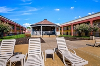 Swimming Pool Quality Inn Fredericksburg, Central Park Area