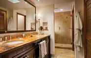 In-room Bathroom 6 Enchantment Resort