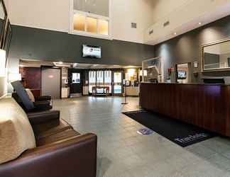 Lobi 2 Travelodge by Wyndham Ottawa East