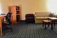 Ruang Umum Fairfield Inn & Suites Hartford Airport