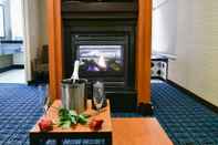 Lobi Fairfield Inn & Suites Hartford Airport