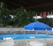 Swimming Pool 7 Wyndham Garden Romulus Detroit Metro Airport