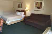 Bedroom Days Inn by Wyndham Lake Park/Valdosta