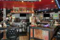 Bar, Kafe, dan Lounge Clarion Inn