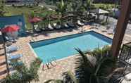 Swimming Pool 7 Days Inn by Wyndham Sarasota Bay
