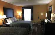 Bedroom 4 Days Inn by Wyndham Sarasota Bay