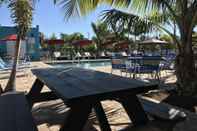 Swimming Pool Days Inn by Wyndham Sarasota Bay