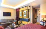Phòng ngủ 2 Grand Hotel La Cloche Dijon MGallery