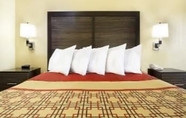 ห้องนอน 5 Days Inn by Wyndham Columbus-North Fort Benning