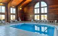 Swimming Pool 6 Quality Inn