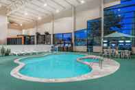 Swimming Pool Days Inn by Wyndham Kirksville