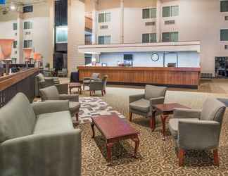 Lobby 2 Days Inn by Wyndham Kirksville