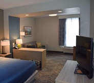 ห้องนอน 7 La Quinta Inn & Suites by Wyndham Middletown