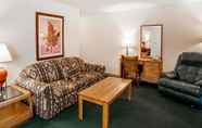 Ruang Umum 7 Quality Inn & Suites Bremerton near Naval Shipyard