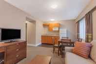 Common Space Super 8 by Wyndham Abbotsford BC