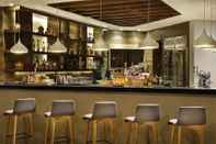 Bar, Cafe and Lounge Al Bustan Palace, a Ritz-Carlton Hotel